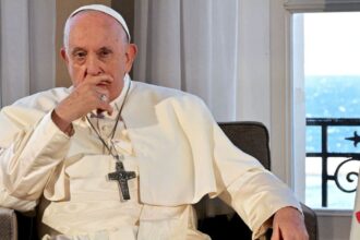 papa-tem-saude-estavel,-mas-inflamacao-pulmonar-persiste,-diz-vaticano
